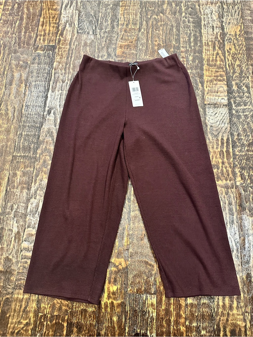 Eileen Fisher Ribbed Knit cropped Pants in Deep Burgundy - new with tags